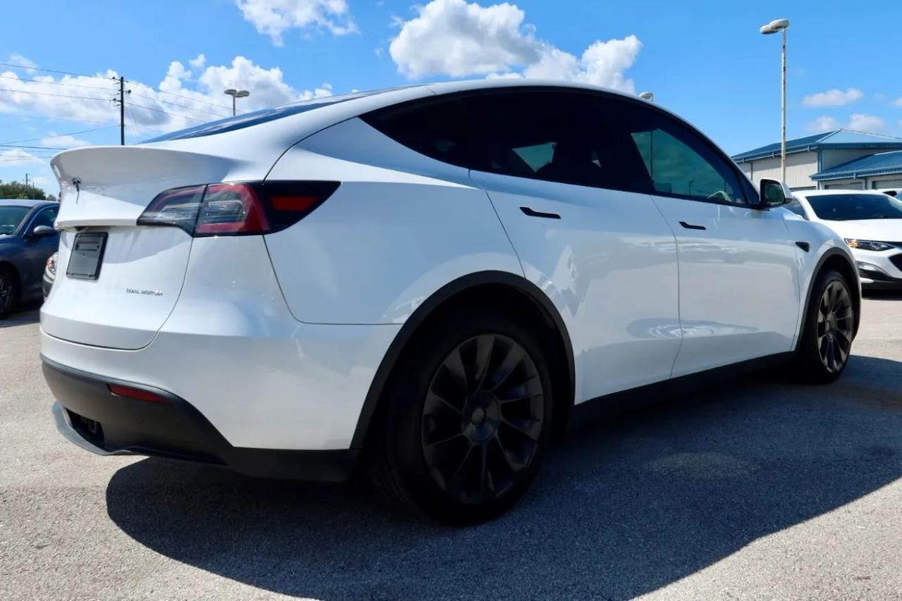 2023 Tesla Model Y Long Range Sport Utility 4D