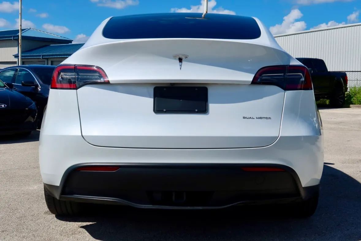 2023 Tesla Model Y Long Range Sport Utility 4D