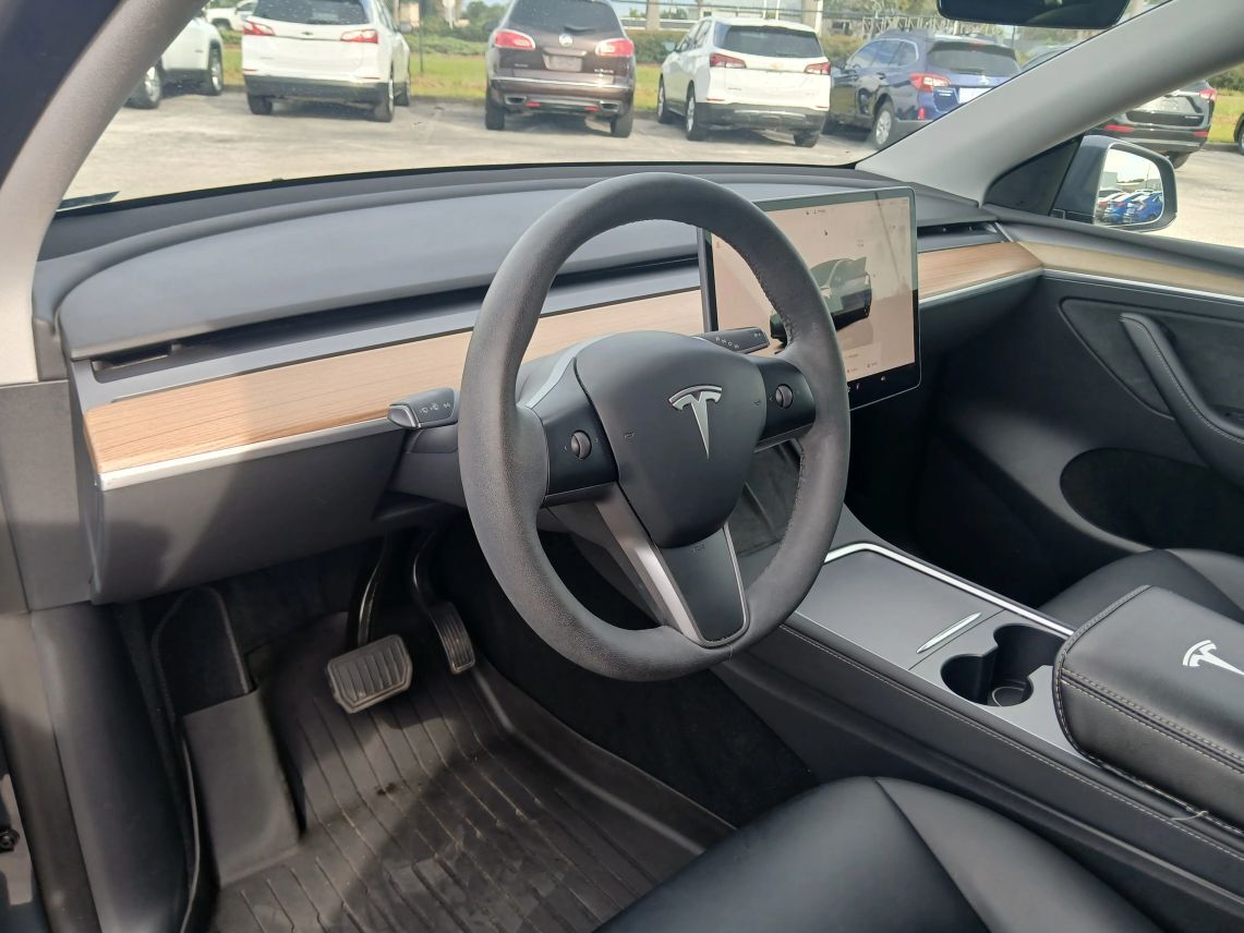 2023 Tesla Model Y Long Range photo 6