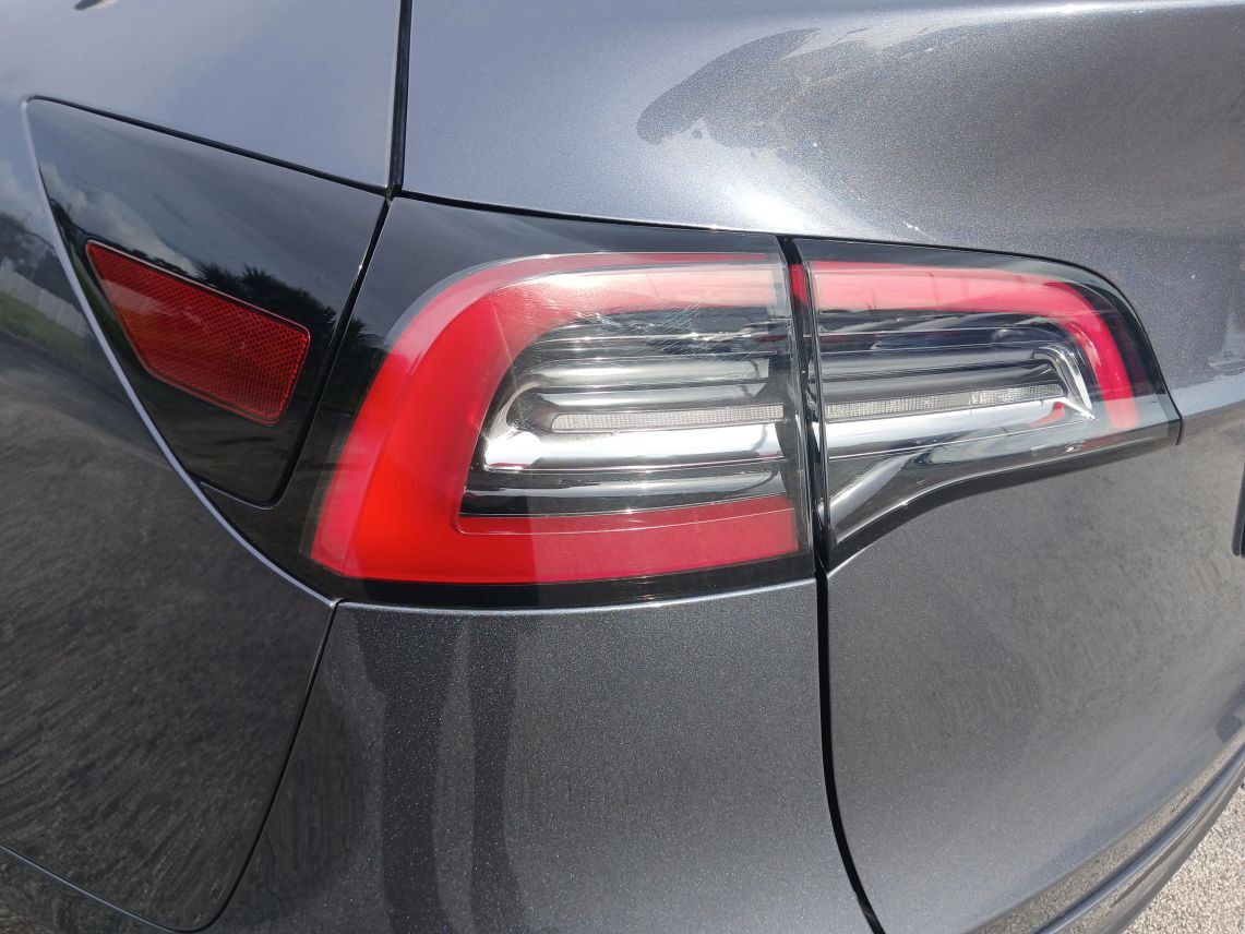 2023 Tesla Model Y Long Range photo 11