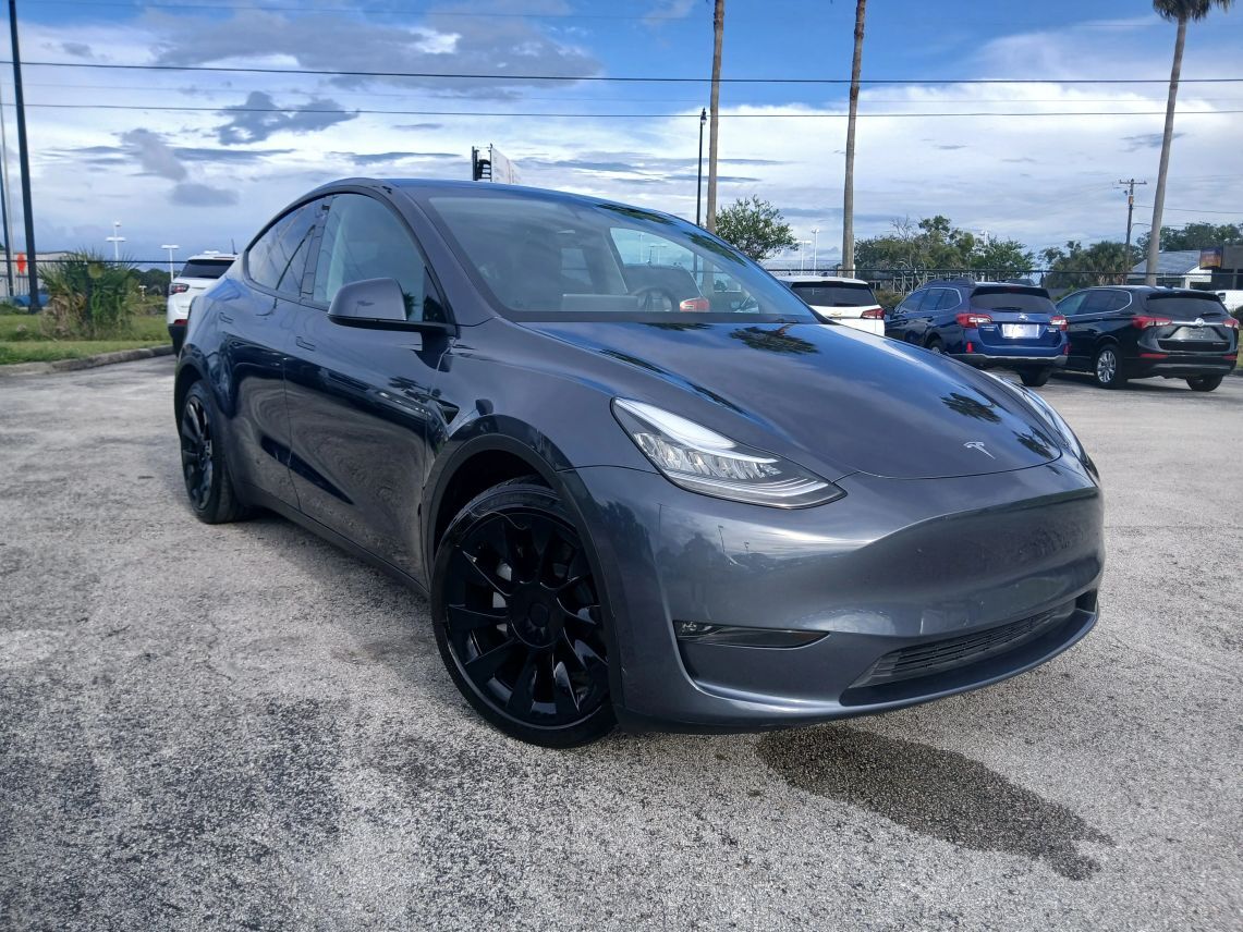 2023 Tesla Model Y Long Range photo 2
