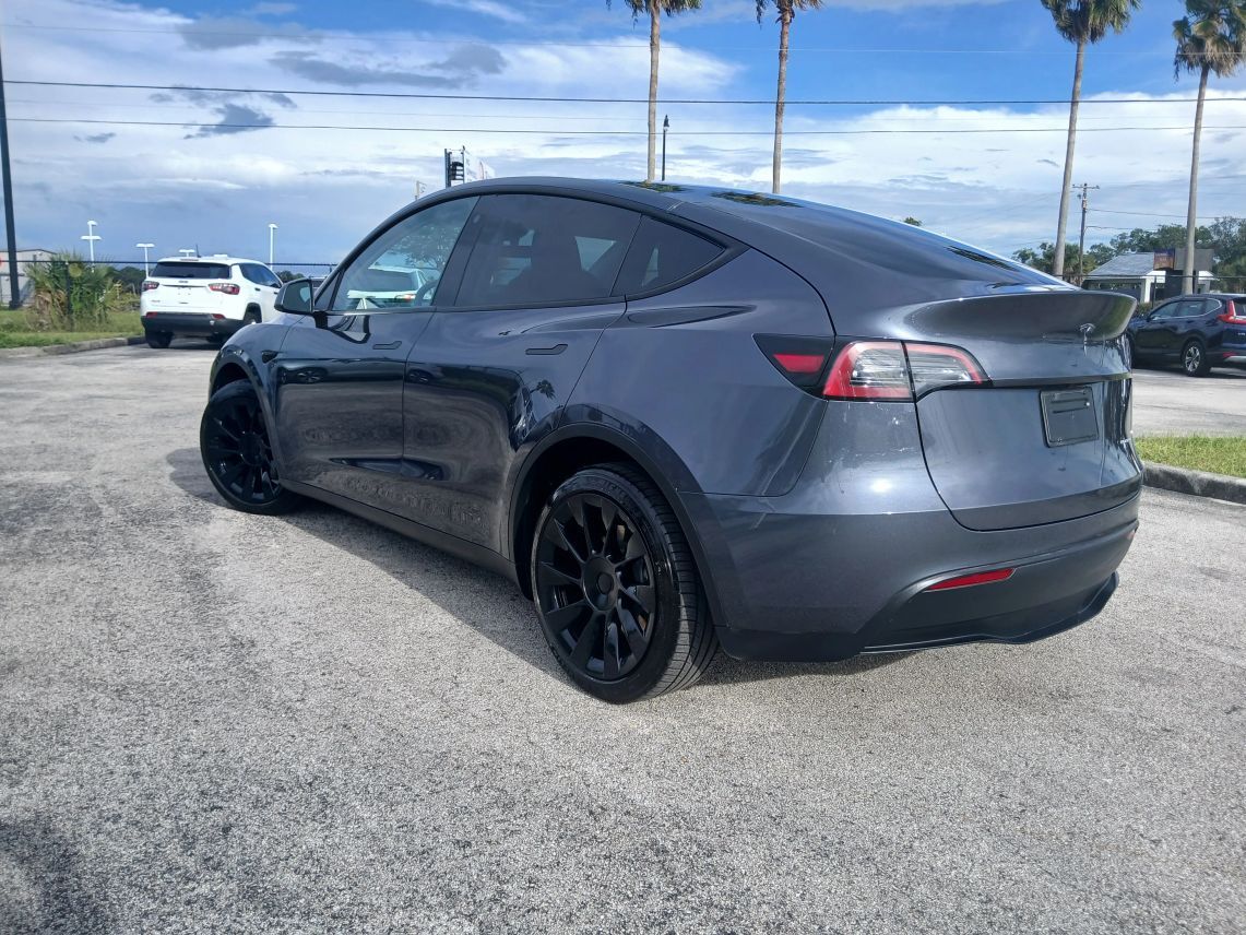 2023 Tesla Model Y Long Range photo 3