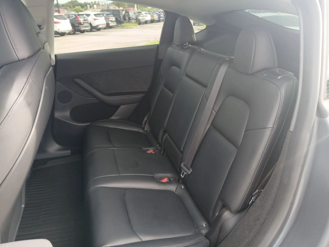 2023 Tesla Model Y Long Range photo 10