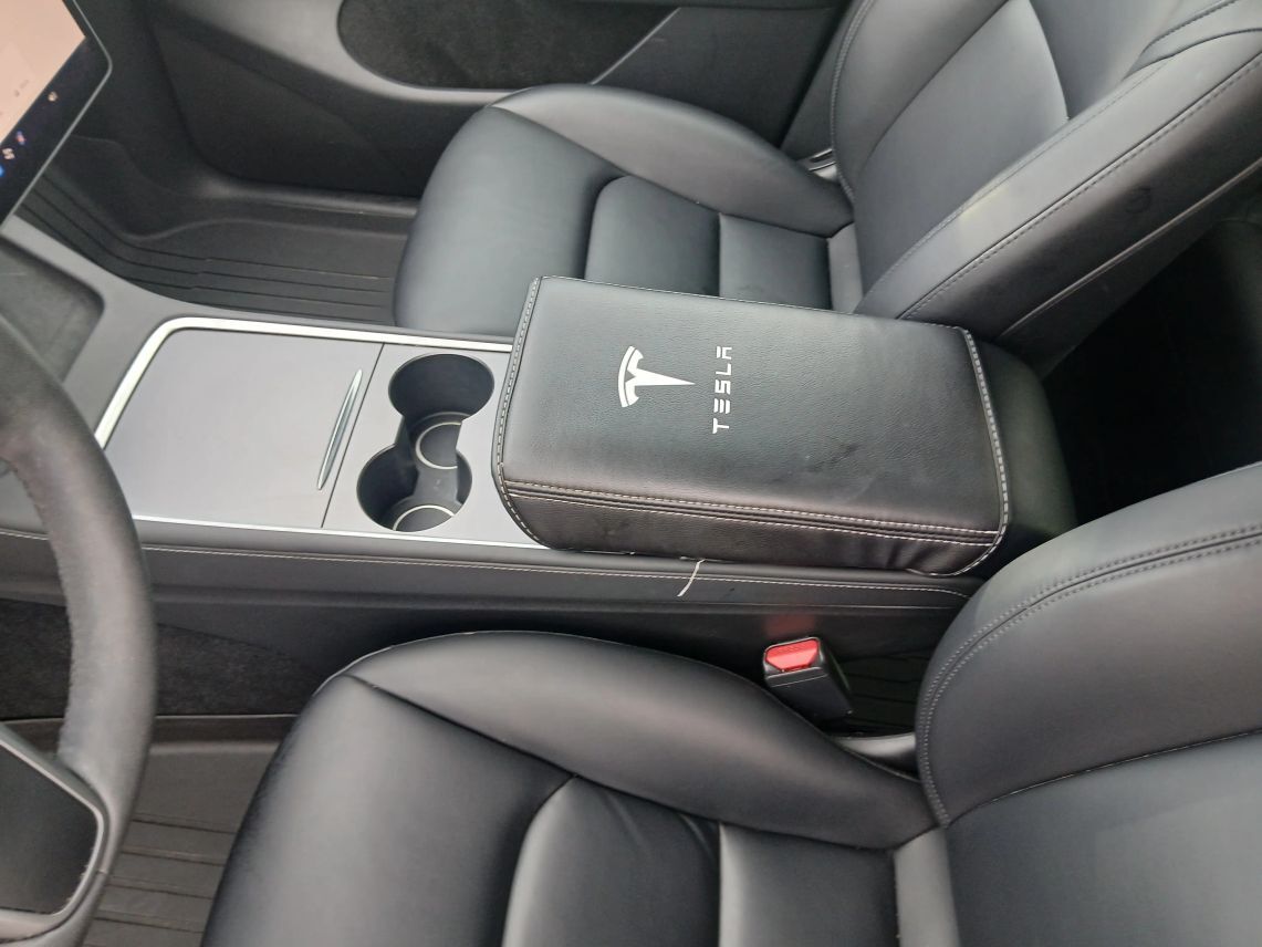 2023 Tesla Model Y Long Range photo 7