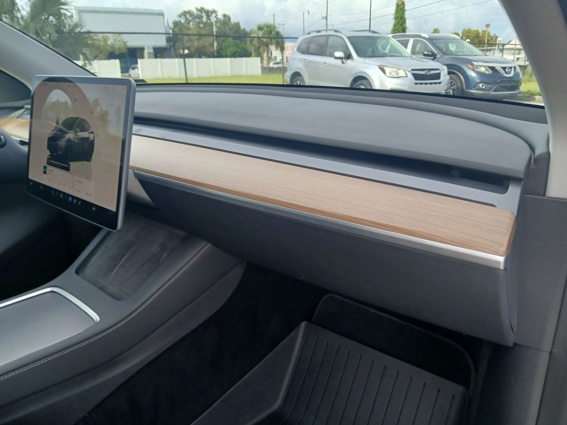 2023 Tesla Model Y Long Range photo 13