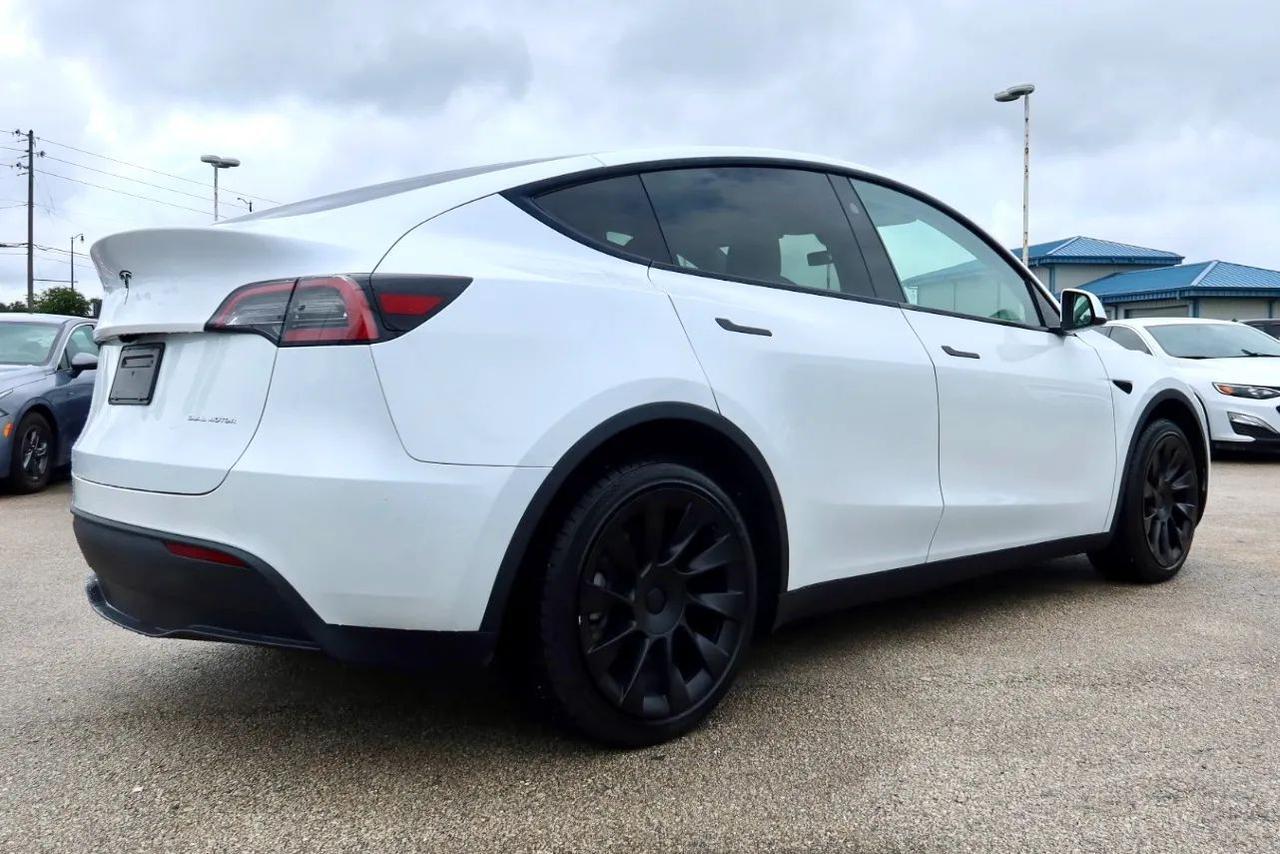 2023 Tesla Model Y Long Range Sport Utility 4D