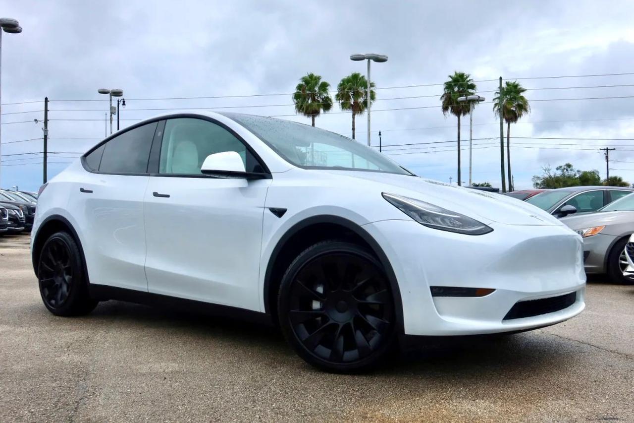 2023 Tesla Model Y Long Range Sport Utility 4D