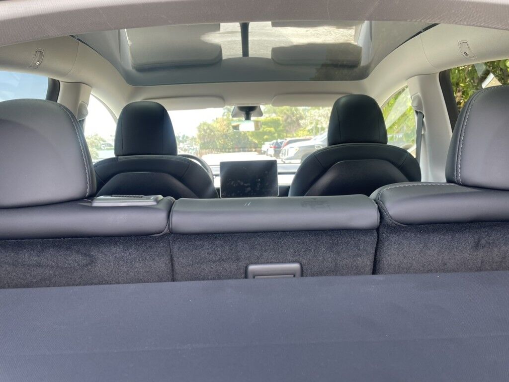 2023 Tesla Model Y MODEL Y~LONG RANGE~LOW MILES~1 OWNER~CLEAN CARFAX~ONLINE FINANCE AND SHIPPING AVAILABLE!!!!! Sarasota FL