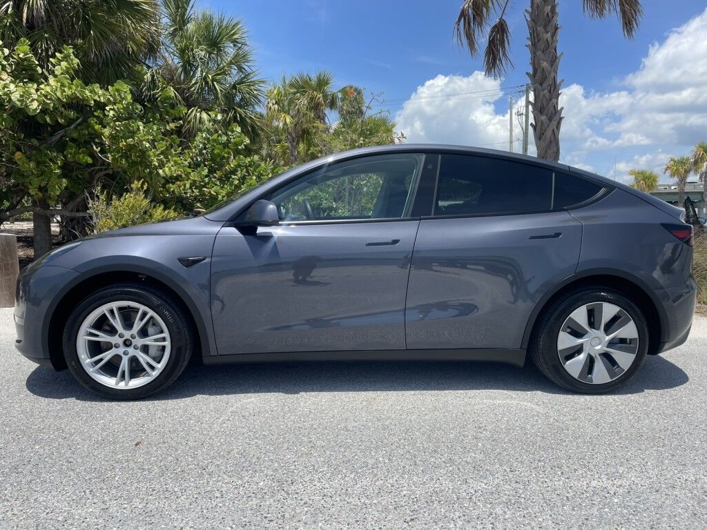 2023 Tesla Model Y MODEL Y~LONG RANGE~LOW MILES~1 OWNER~CLEAN CARFAX~ONLINE FINANCE AND SHIPPING AVAILABLE!!!!! Sarasota FL