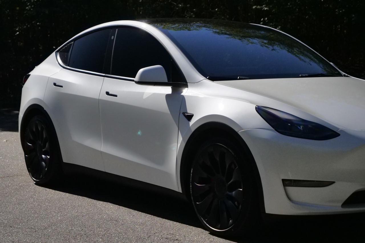 2023 Tesla Model Y Performance AWD / Heated Seats / Pano Sunroof High Point NC