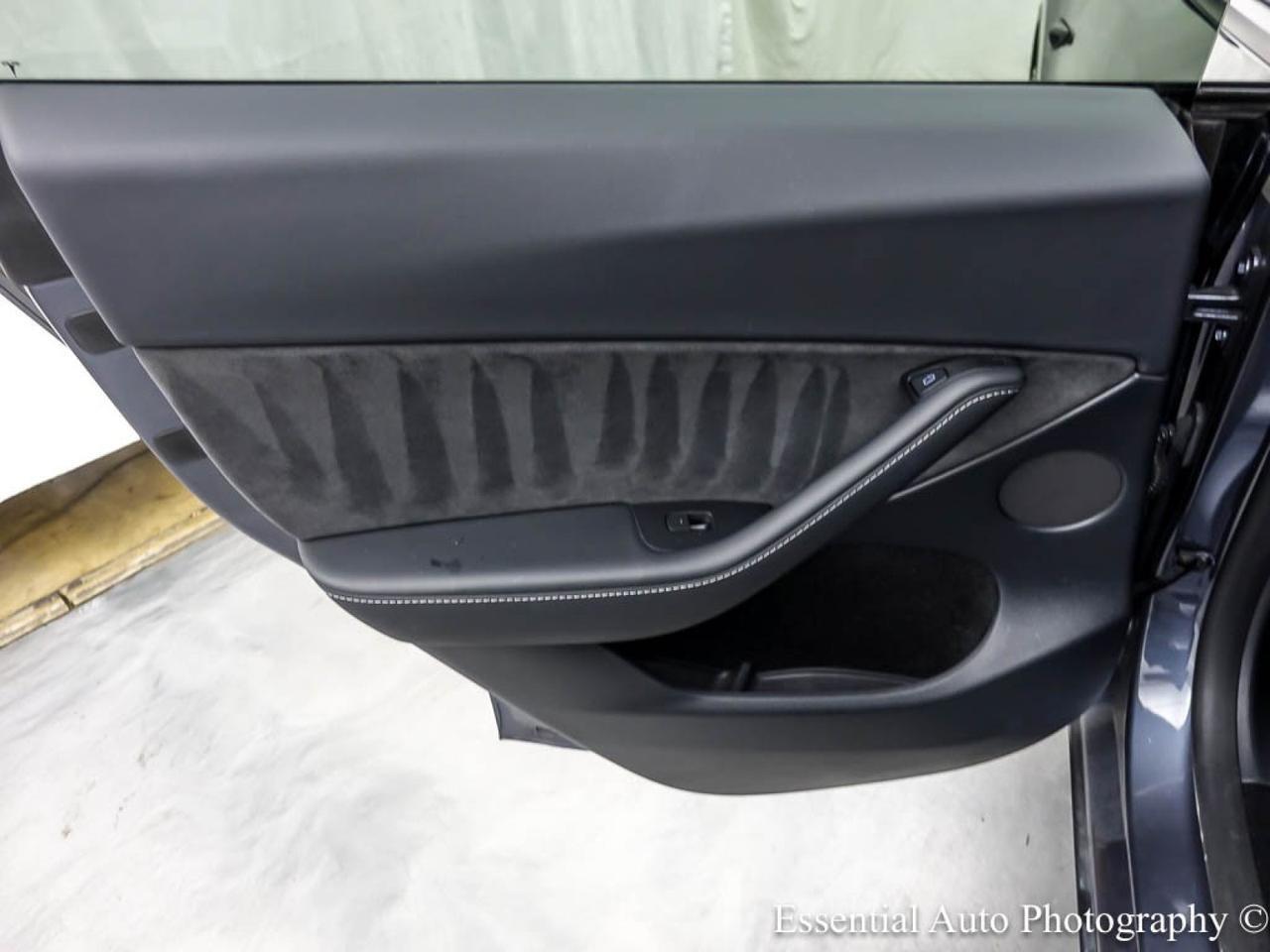 2023 Tesla Model Y Performance HW4 Willowbrook IL