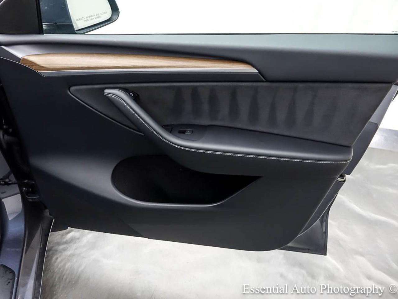 2023 Tesla Model Y Performance HW4 Willowbrook IL