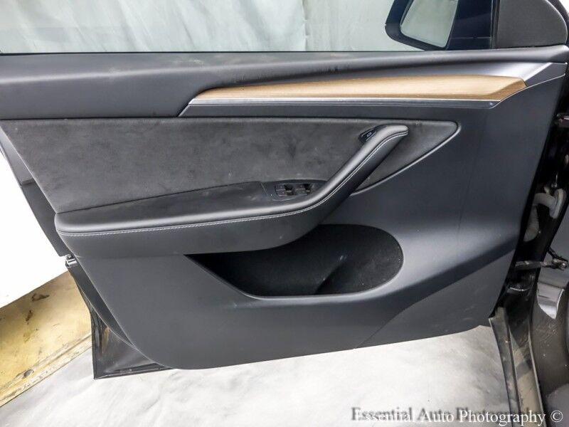 2023 Tesla Model Y Performance PRICE INCLUDES $4000 IRS TAX CREDIT!! YOU MUST QUALIFY!! Willowbrook IL