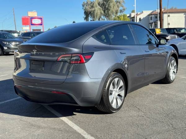 2023 Tesla Model Y RWD