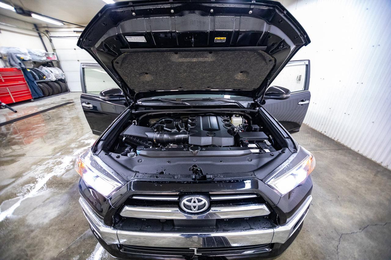 2023 Toyota 4Runner 4x4 Limited Leather Roof Nav BCam Red Deer AB