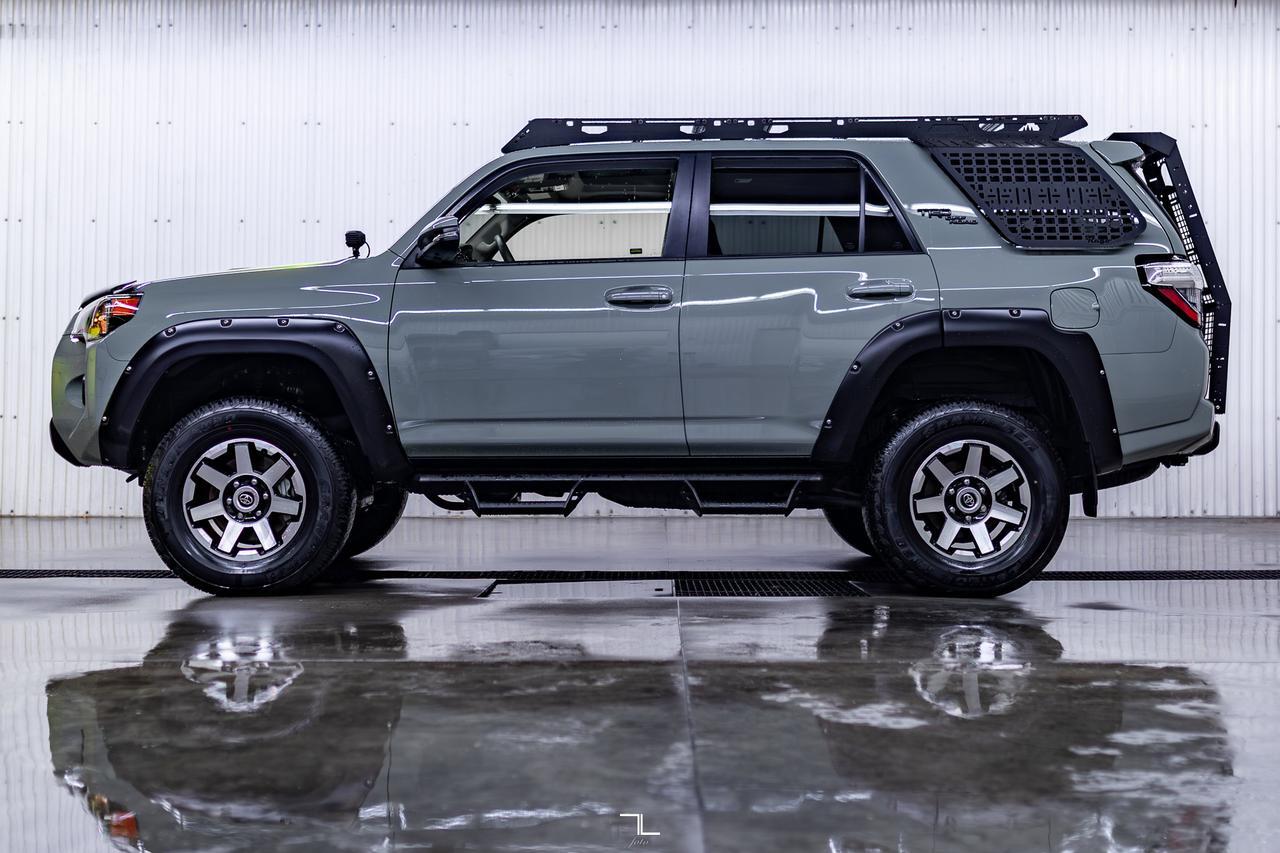 2023 Toyota 4Runner 4x4 TRD Off Road Leather Roof Nav BCam Red Deer AB