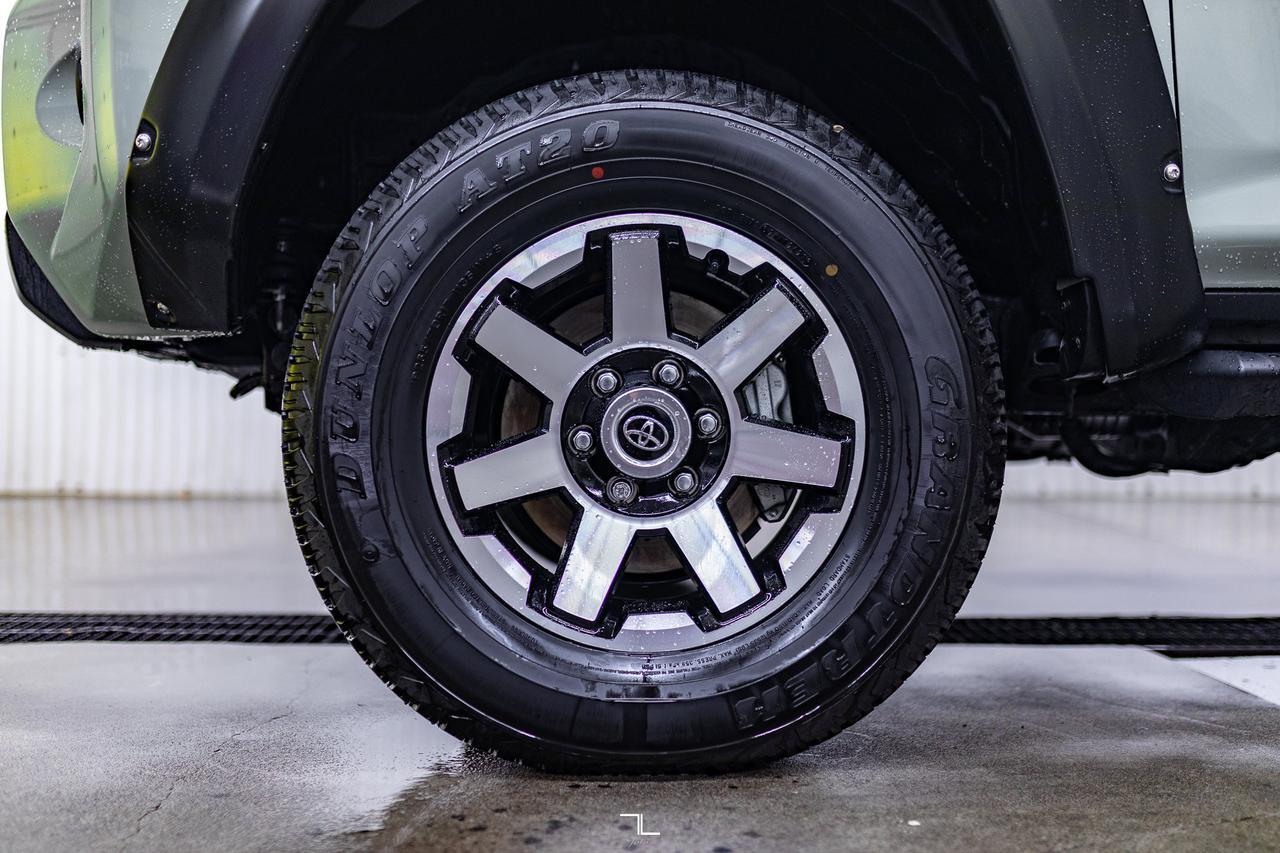 2023 Toyota 4Runner 4x4 TRD Off Road Leather Roof Nav BCam Red Deer AB