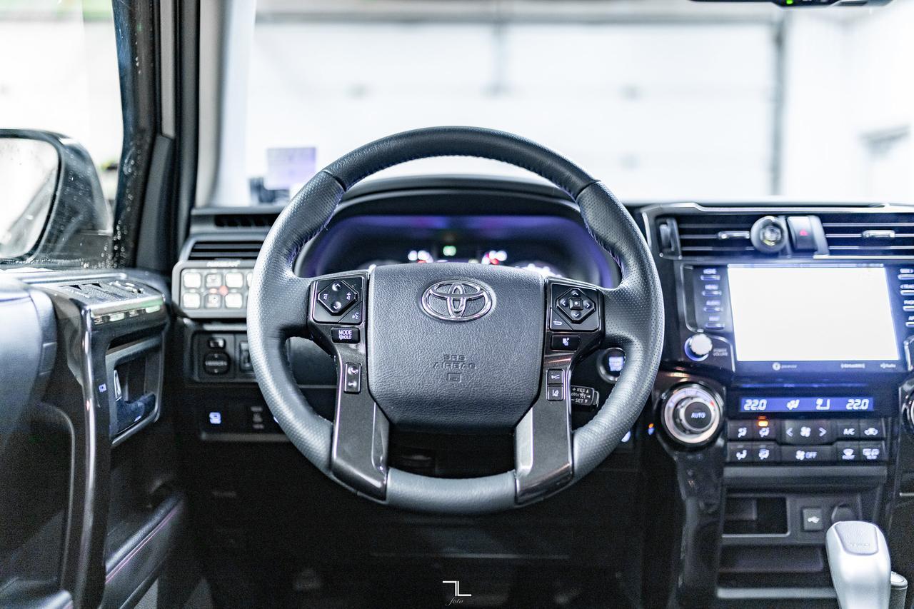 2023 Toyota 4Runner 4x4 TRD Off Road Leather Roof Nav BCam Red Deer AB