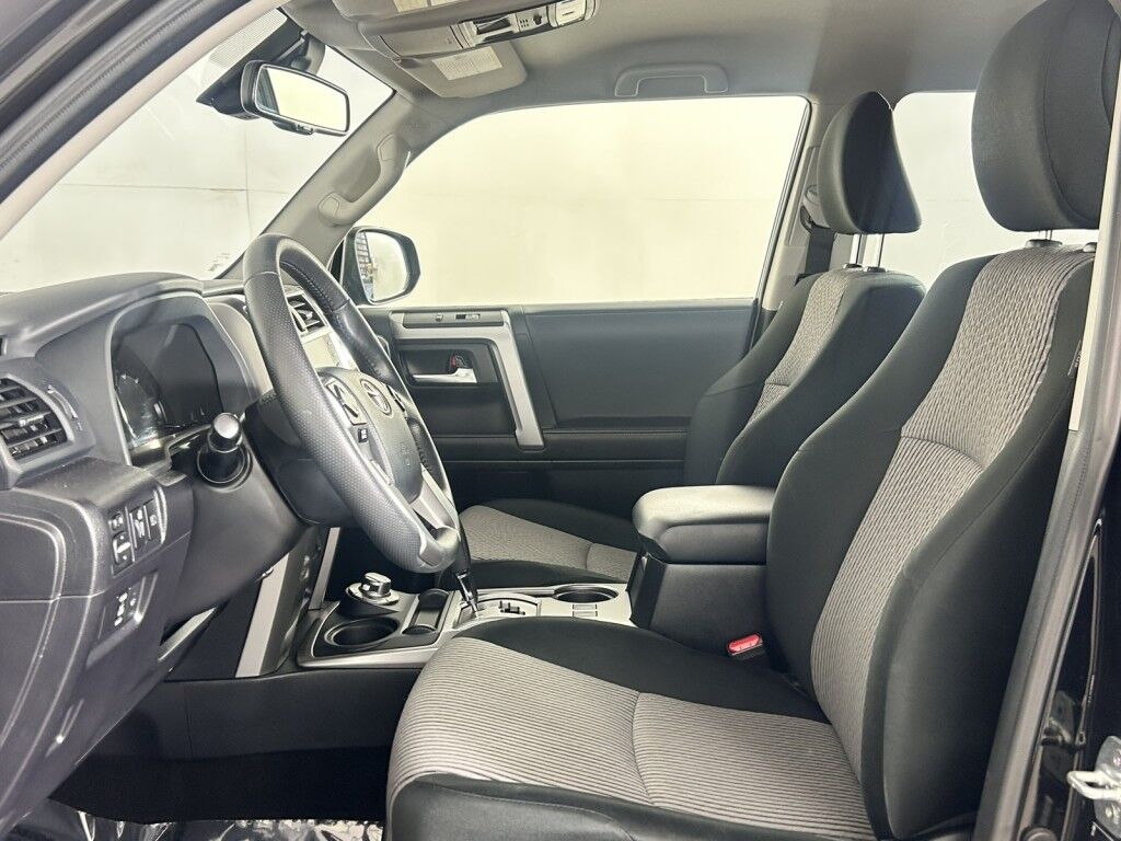 2023 Toyota 4Runner SR5 4WD w/Nav/Premium Audio Maumee OH