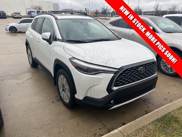 New 2023 Toyota COROLLA CROSS XLE In Palatine IL