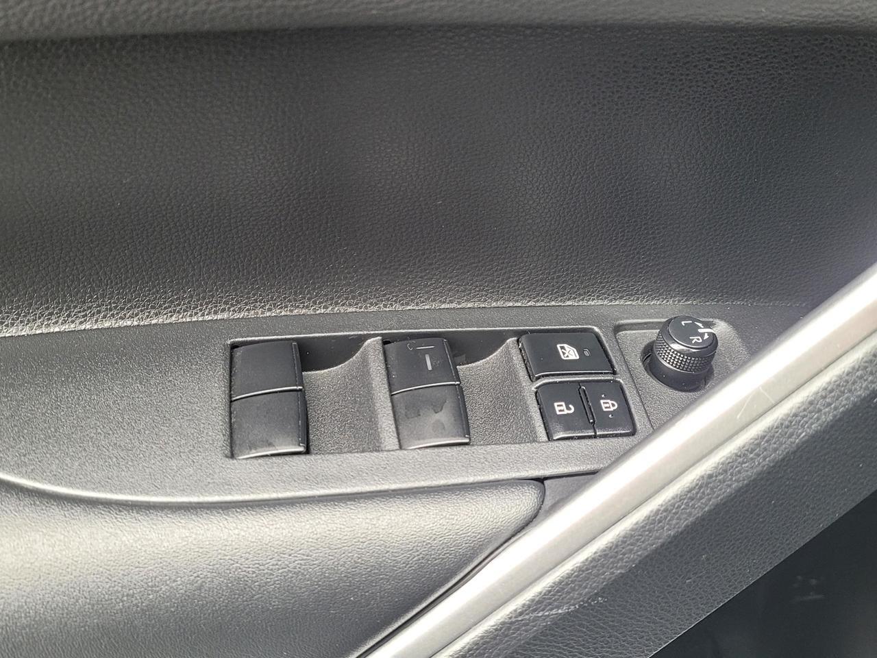 2023 Toyota COROLLA CROSS XLE Vacaville CA