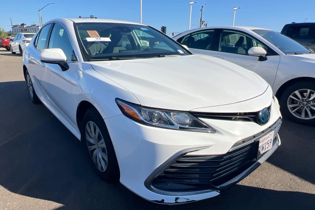 2023 Toyota Camry Hybrid LE