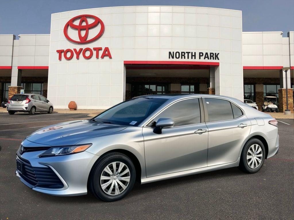 2023 Toyota Camry Hybrid LE