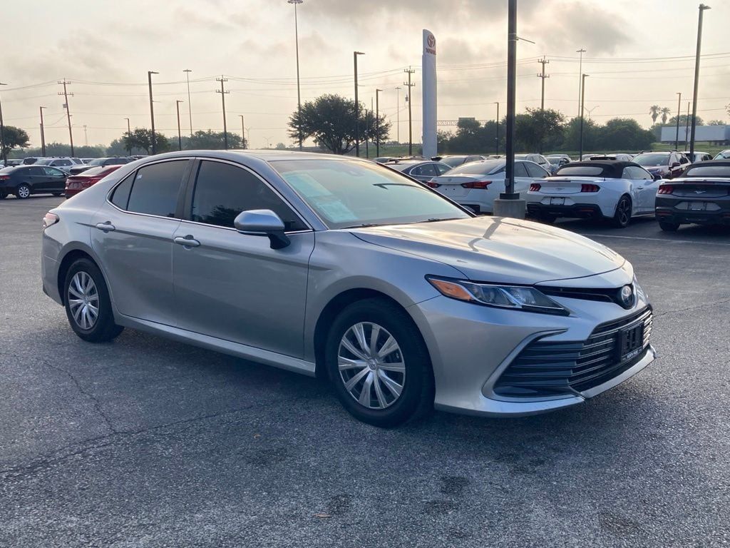 2023 Toyota Camry Hybrid LE