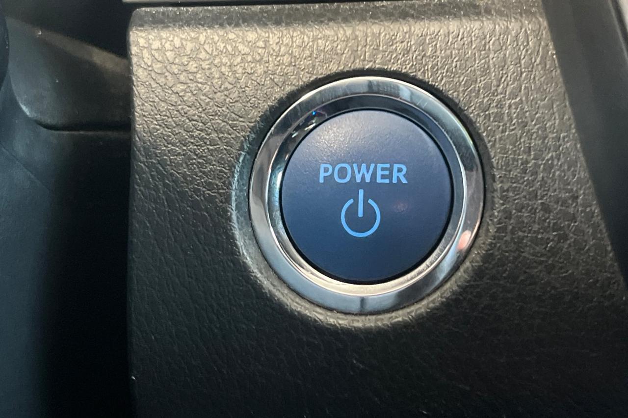 2023 Toyota Camry Hybrid LE Ontario OR