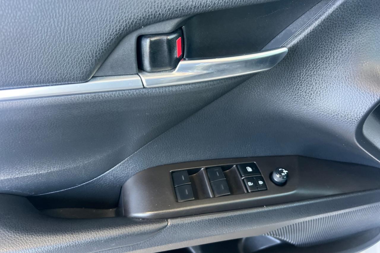 2023 Toyota Camry Hybrid LE Ontario OR