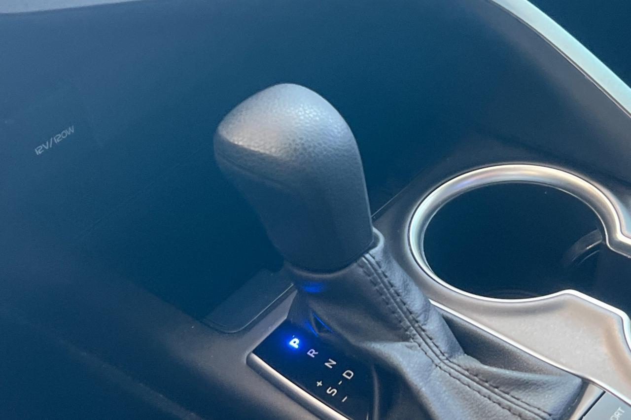 2023 Toyota Camry Hybrid LE Ontario OR