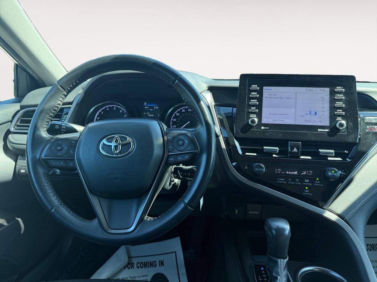 2023 Toyota Camry Hybrid SE Nightshade, APPLE CARPLAY/ANDROID AUTO, POWER MIRRORS, BACKUP CAMERA, AUTOMATIC HEADLIGHTS, KEYLESS ENTRY, ONLY 1 OWNER, CLEAN CARFAX, SUPER CLEAN, ELECTRIC WHEN YOU WANT IT, GAS WHEN YOU NEED IT!
