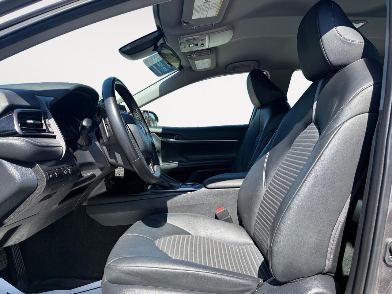 2023 Toyota Camry Hybrid SE Nightshade, APPLE CARPLAY/ANDROID AUTO, POWER MIRRORS, BACKUP CAMERA, AUTOMATIC HEADLIGHTS, KEYLESS ENTRY, ONLY 1 OWNER, CLEAN CARFAX, SUPER CLEAN, ELECTRIC WHEN YOU WANT IT, GAS WHEN YOU NEED IT! Norfolk VA