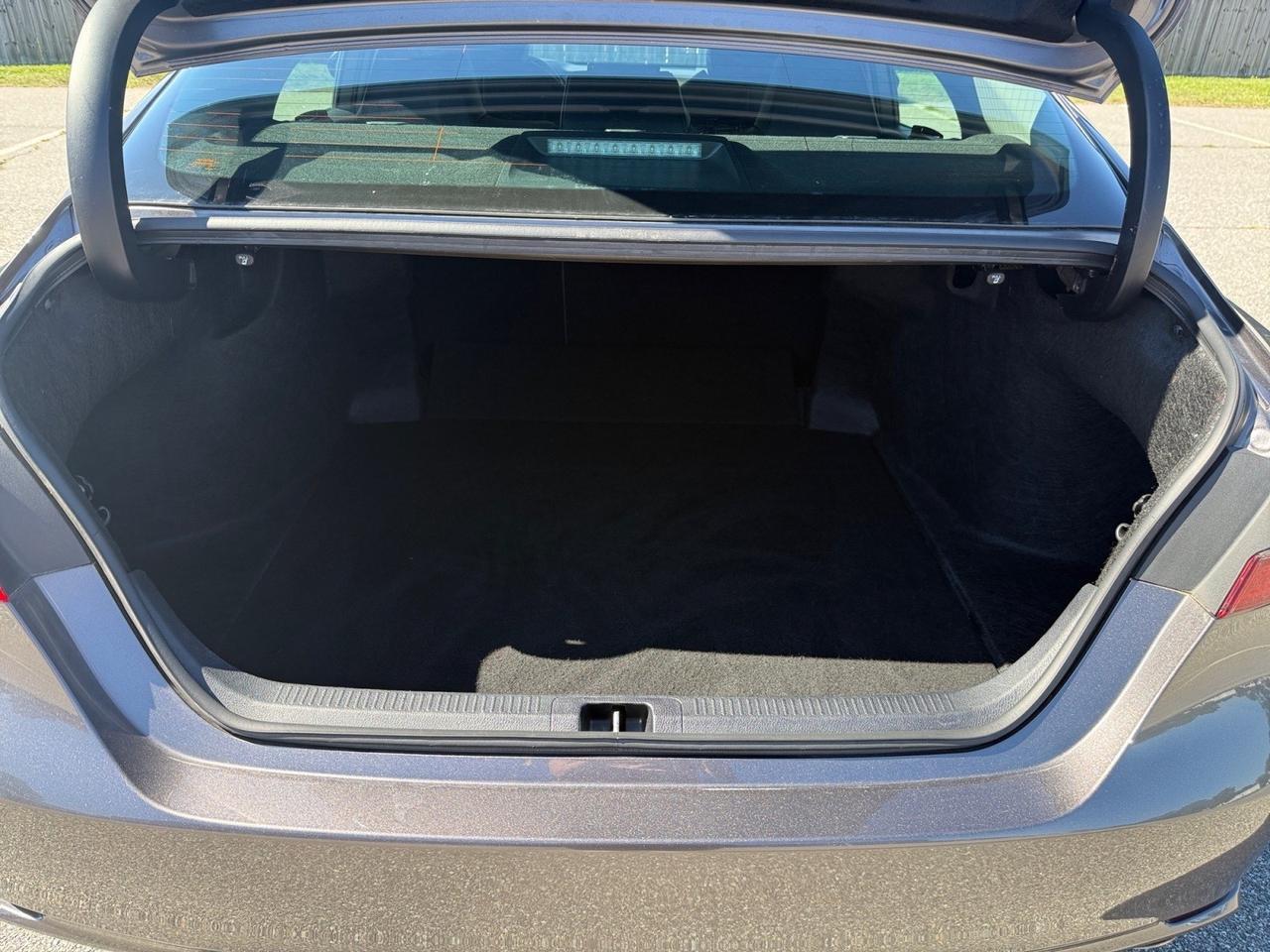 2023 Toyota Camry Hybrid SE Nightshade, APPLE CARPLAY/ANDROID AUTO, POWER MIRRORS, BACKUP CAMERA, AUTOMATIC HEADLIGHTS, KEYLESS ENTRY, ONLY 1 OWNER, CLEAN CARFAX, SUPER CLEAN, ELECTRIC WHEN YOU WANT IT, GAS WHEN YOU NEED IT! Norfolk VA