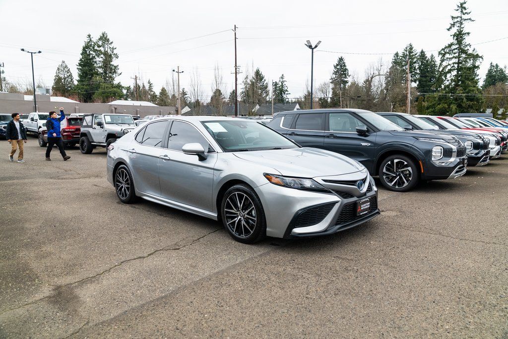 2023 Toyota Camry Hybrid SE Milwaukie OR