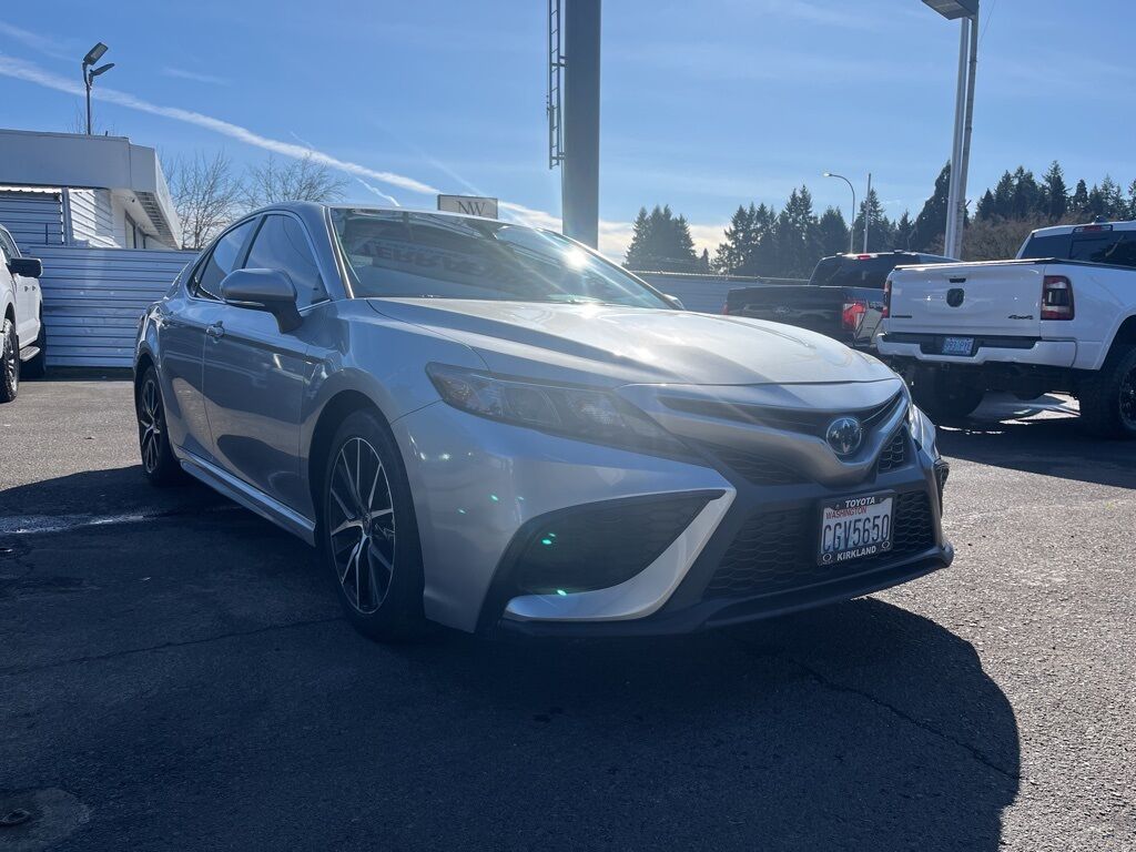 2023 Toyota Camry Hybrid SE