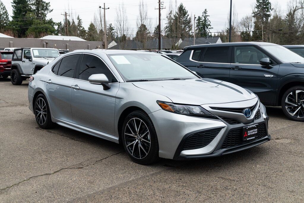2023 Toyota Camry Hybrid SE