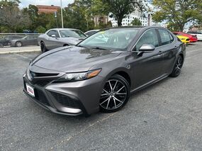 Toyota Camry Hybrid SE 2023