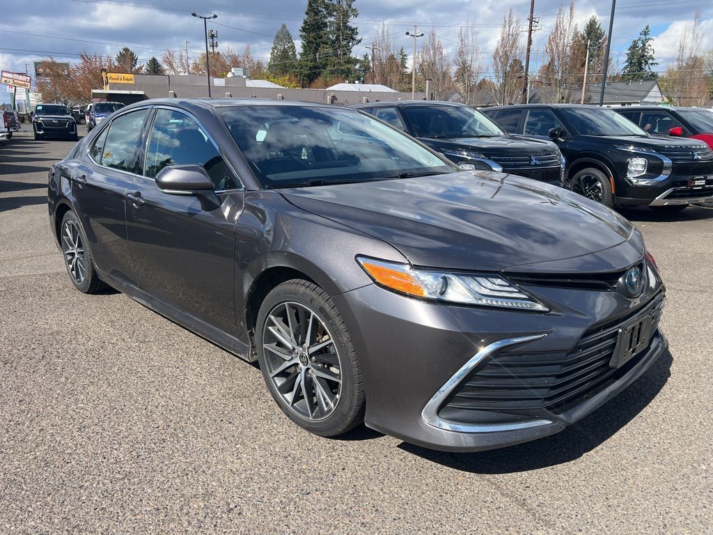 2023 Toyota Camry Hybrid XLE