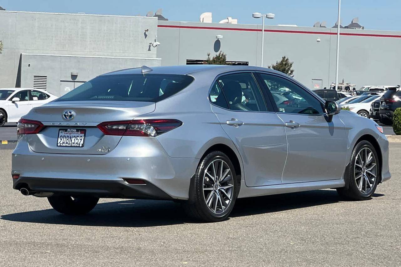 2023 Toyota Camry Hybrid XLE