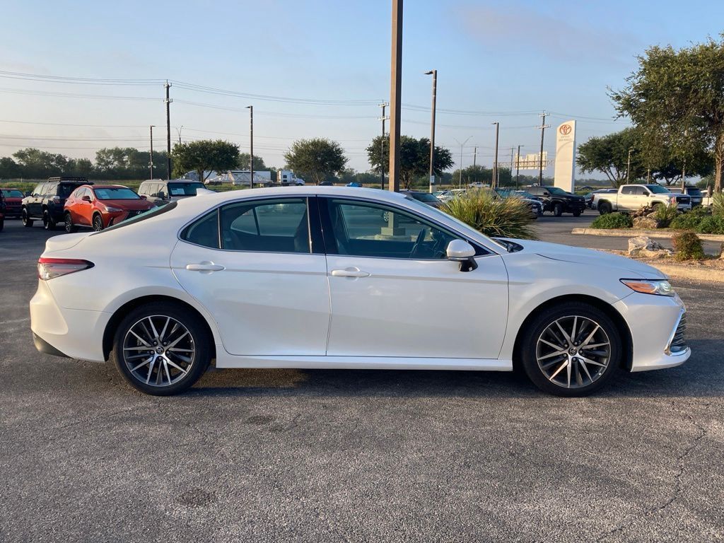 2023 Toyota Camry Hybrid XLE