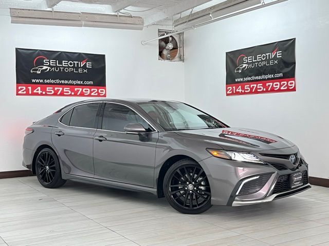 2023 Toyota Camry Hybrid XSE