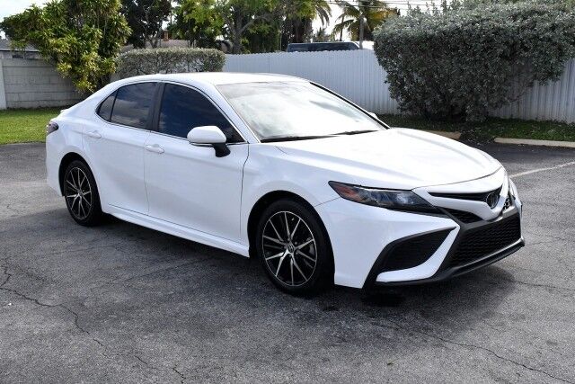 2023 Toyota Camry SE