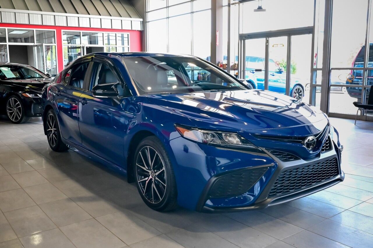 2023 Toyota Camry SE, Power Sunroof, Cold Weather and Convenience Pkg
