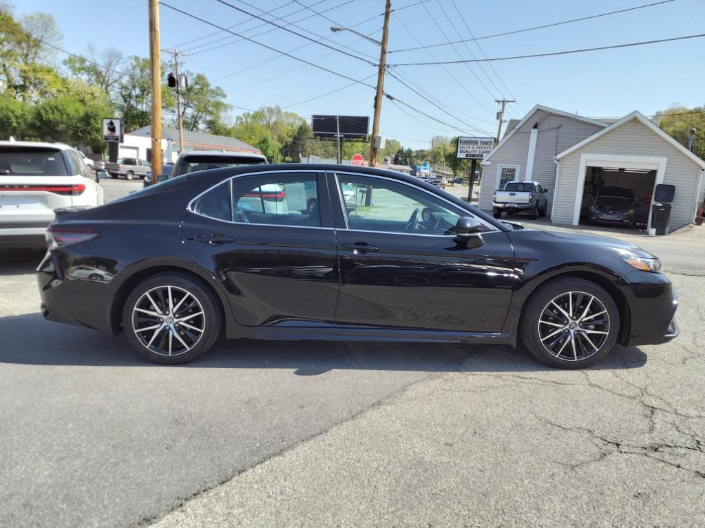 2023 Toyota Camry SE