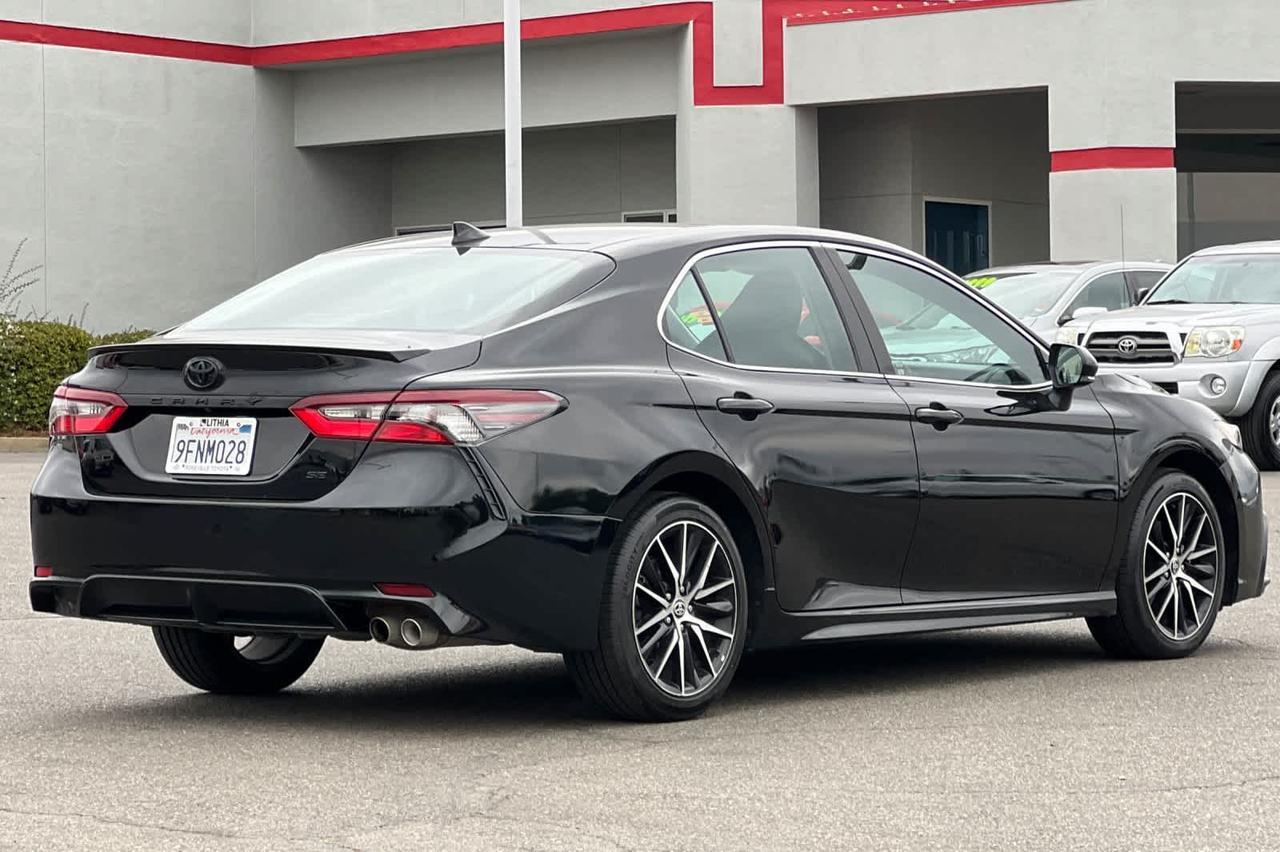 2023 Toyota Camry SE