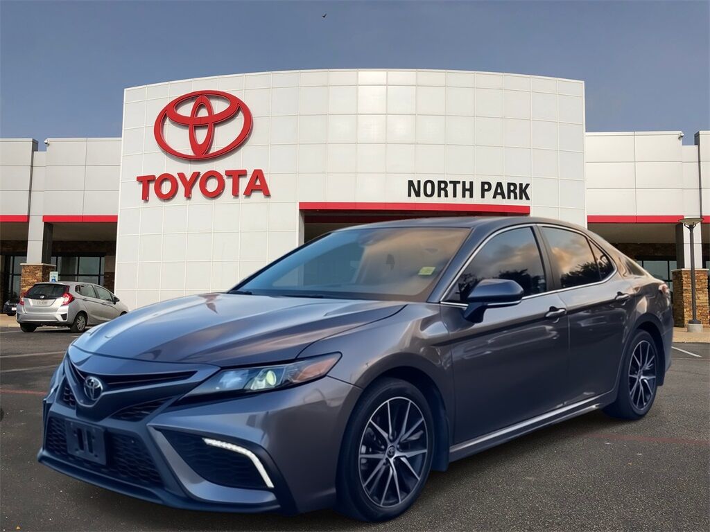 2023 Toyota Camry SE