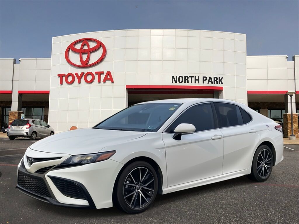 2023 Toyota Camry SE