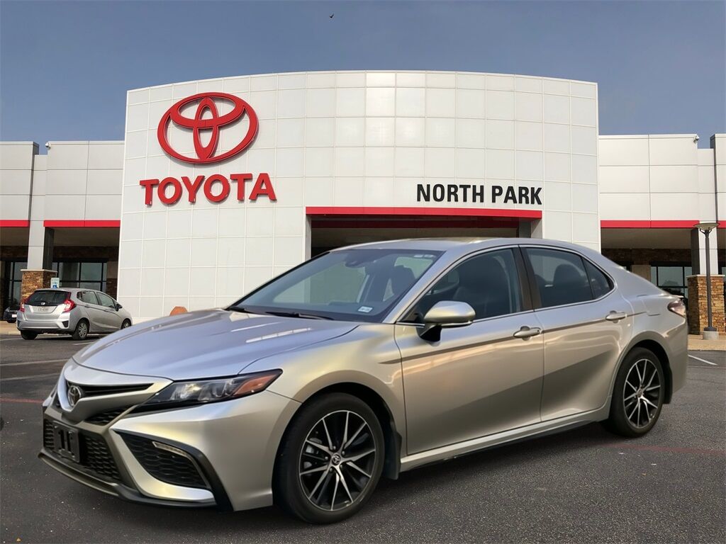 2023 Toyota Camry SE