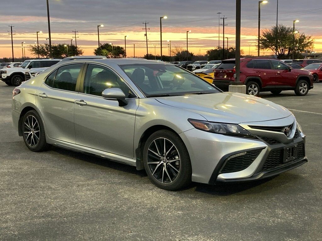 2023 Toyota Camry SE